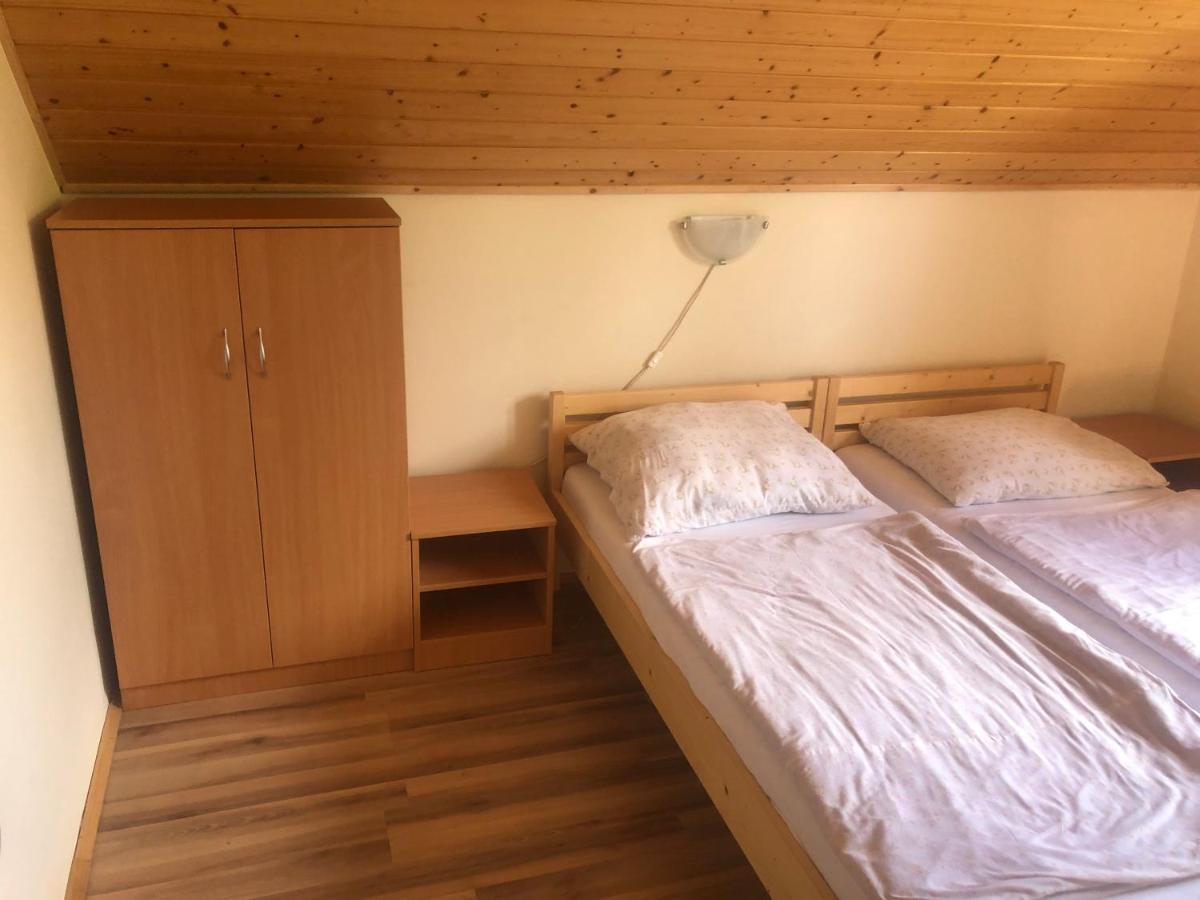 Zalakarosi Egerfa Nyaralohaz Foeldszinti Es Emeleti Apartman Dış mekan fotoğraf