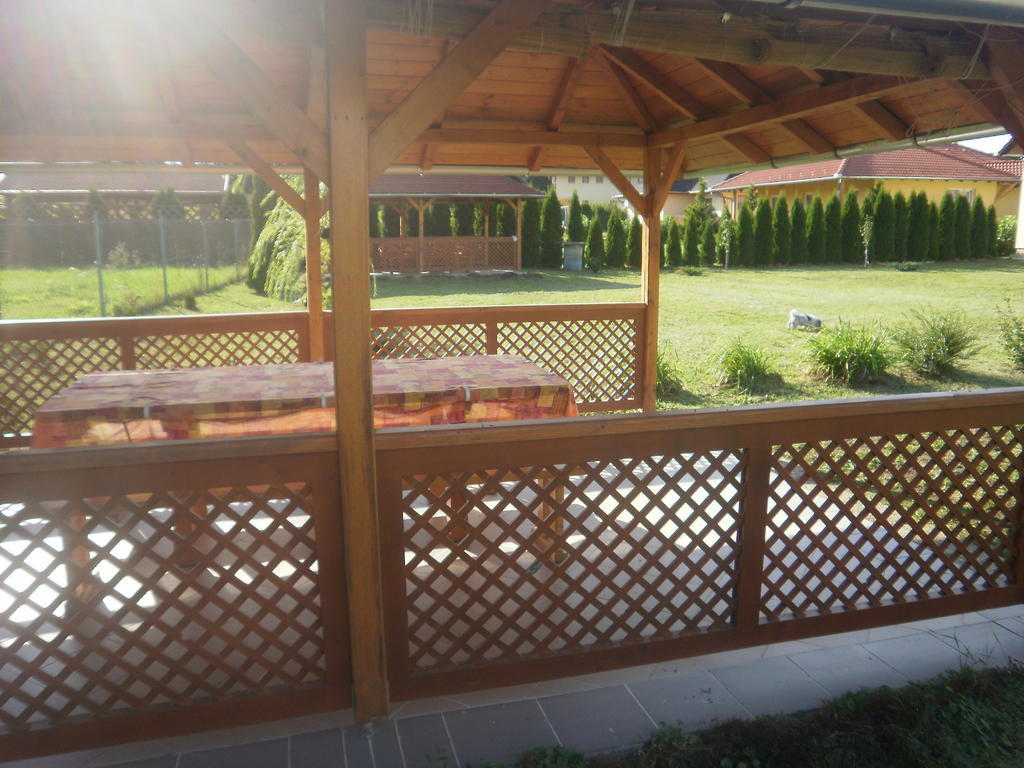 Zalakarosi Egerfa Nyaralohaz Foeldszinti Es Emeleti Apartman Dış mekan fotoğraf