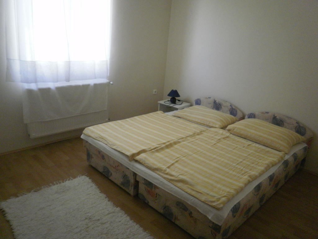 Zalakarosi Egerfa Nyaralohaz Foeldszinti Es Emeleti Apartman Dış mekan fotoğraf